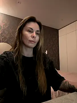 CharilWilsun – webcam model profile photo Image 4