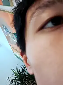 LaureMestler – webcam model profile photo Image 4