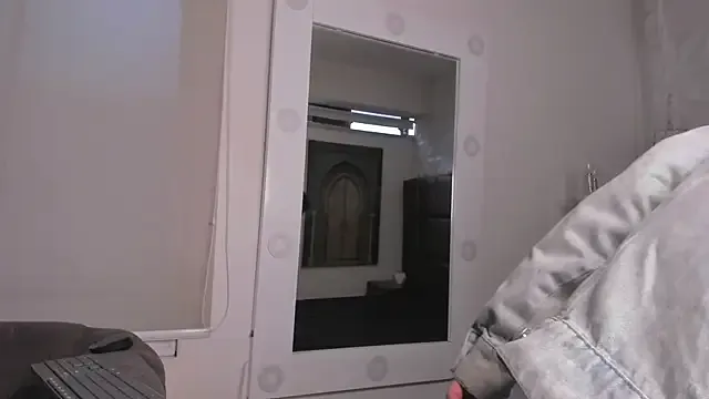 EsmeBrowm – webcam model profile photo Image 12