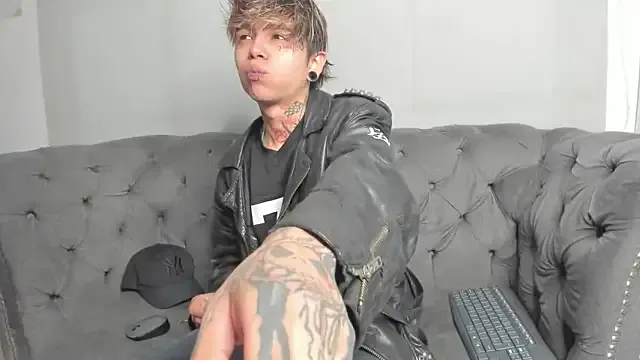 EsmeBrowm – webcam model profile photo Image 8