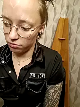 AMI___oO – webcam model profile photo Image 9