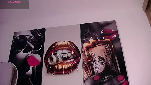 MiraKova – webcam model profile photo Image 4