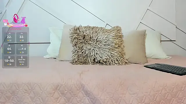 MiraKova – webcam model profile photo Image 12