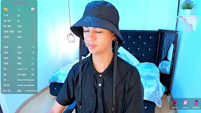 EsmeBrowm – webcam model profile photo Image 3