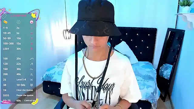 EsmeBrowm – webcam model profile photo Image 4