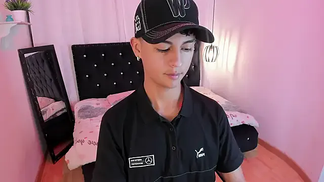 EsmeBrowm – webcam model profile photo Image 8