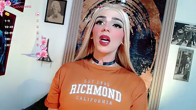 MiraKova – webcam model profile photo Image 12