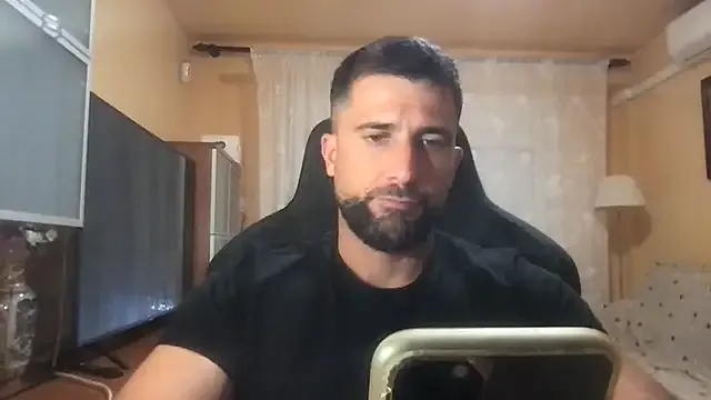 MiraKova – webcam model profile photo Image 18