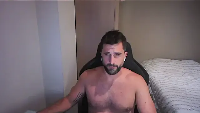 MiraKova – webcam model profile photo Image 9