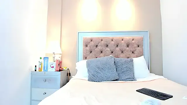 SunnyLeo88 – webcam model profile photo Image 3