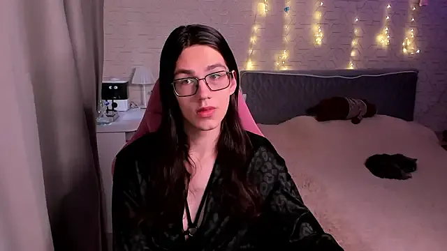 FaaBinaa – webcam model profile photo Image 13