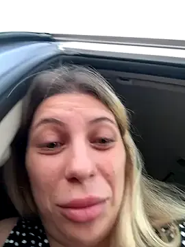 EsmeBrowm – webcam model profile photo Image 17