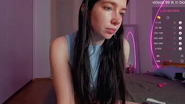 alicekaneky Image 2