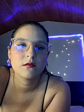 MichelleRouz – webcam model profile photo Image 10
