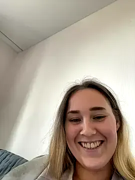 YasmienAtos – webcam model profile photo Image 9