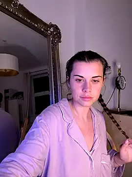 LovelyLydia – webcam model profile photo Image 14