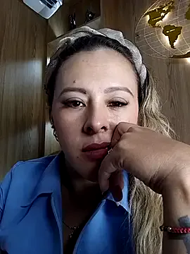MelinaLuviani – webcam model profile photo Image 9