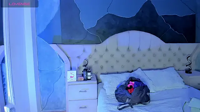 lucie_mehott – webcam model profile photo Image 15