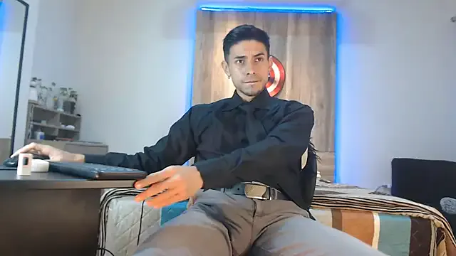 AdrianaAndrade – webcam model profile photo Image 13