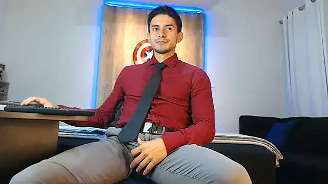 AdrianaAndrade – webcam model profile photo Image 2