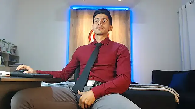 AdrianaAndrade – webcam model profile photo Image 3