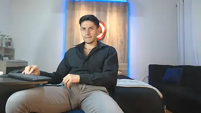 AdrianaAndrade – webcam model profile photo Image 6