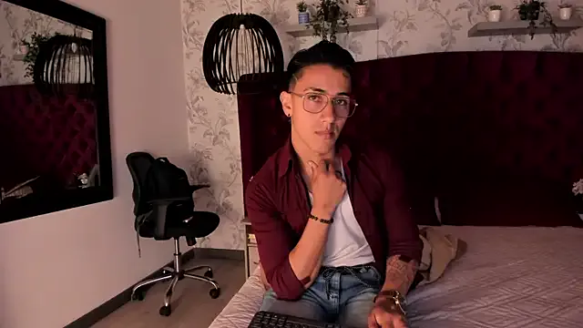 Mis_malika2 – webcam model profile photo Image 14