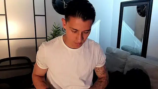 Mis_malika2 – webcam model profile photo Image 15