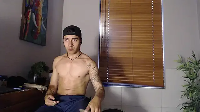 Mis_malika2 – webcam model profile photo Image 2