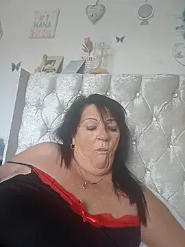 LaraCharm – webcam model profile photo Image 18