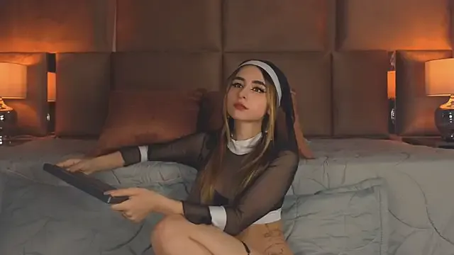 angelinepossy Image 4