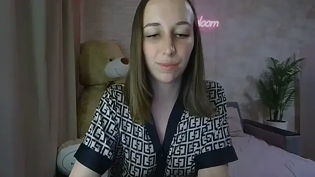 Kyrymi – webcam model profile photo Image 18