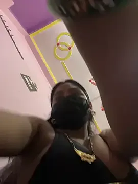 KateGale – webcam model profile photo Image 14