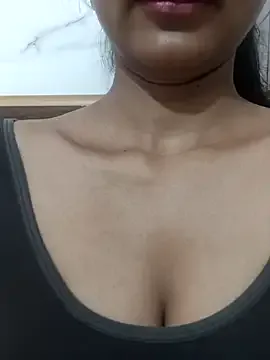 Seline – webcam model profile photo Image 17