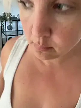 XXXDreamTeam – webcam model profile photo Image 14