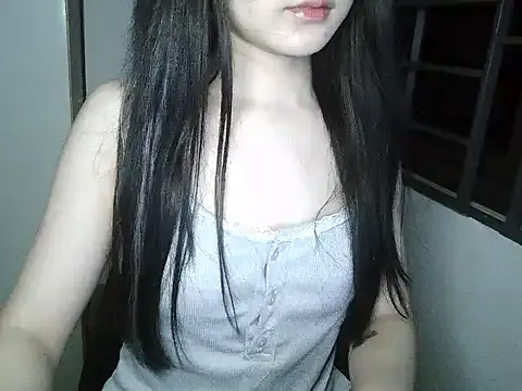 NicolleWillis – webcam model profile photo Image 3