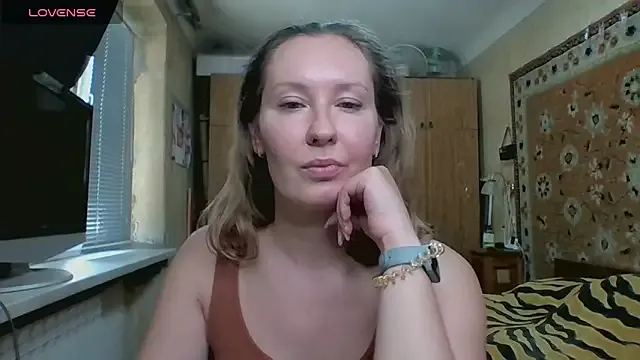 SonY_CaM – webcam model profile photo Image 11