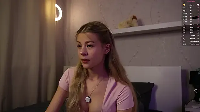 AmelyLu – webcam model profile photo Image 14