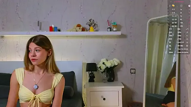 AmelyLu – webcam model profile photo Image 3