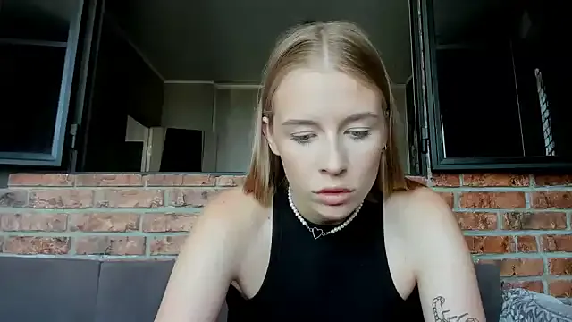 Mona_Plus – webcam model profile photo Image 13