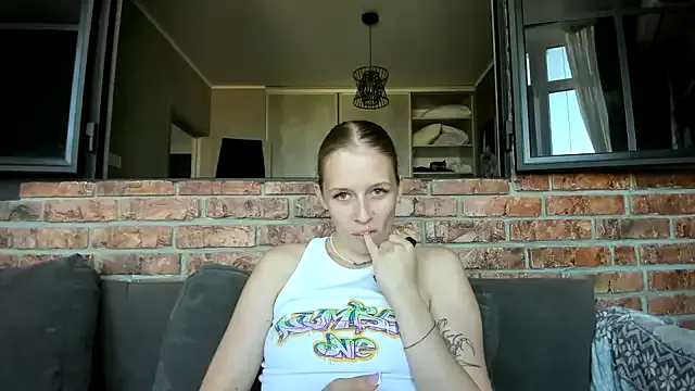Mona_Plus – webcam model profile photo Image 18