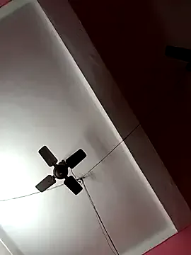 EsmeBrowm – webcam model profile photo Image 12