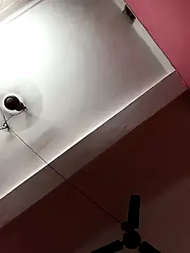 EsmeBrowm – webcam model profile photo Image 3