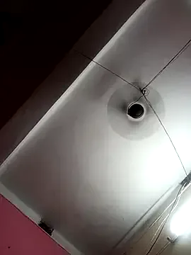 EsmeBrowm – webcam model profile photo Image 8