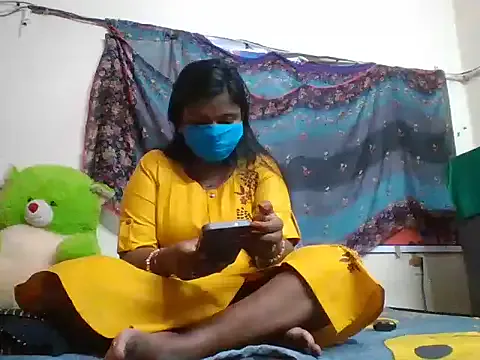 AyshaConnor – webcam model profile photo Image 4