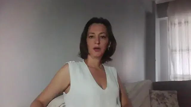 IvyStuart – webcam model profile photo Image 5