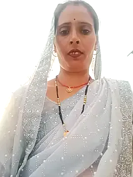 MiraKova – webcam model profile photo Image 11