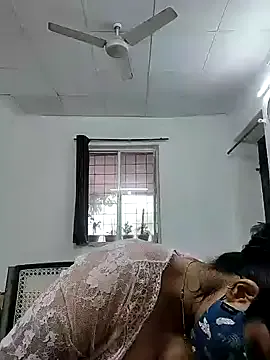 EsmeBrowm – webcam model profile photo Image 2