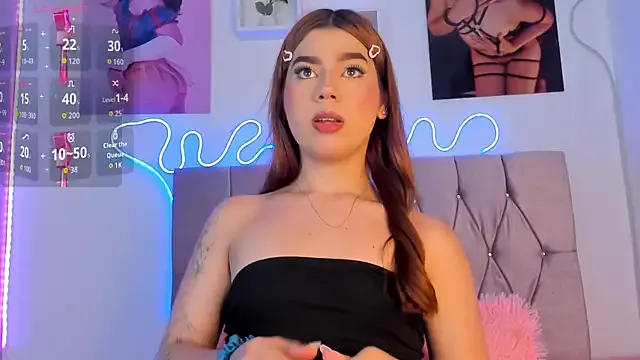 MiraKova – webcam model profile photo Image 11