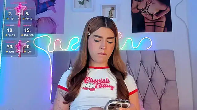 MiraKova – webcam model profile photo Image 13